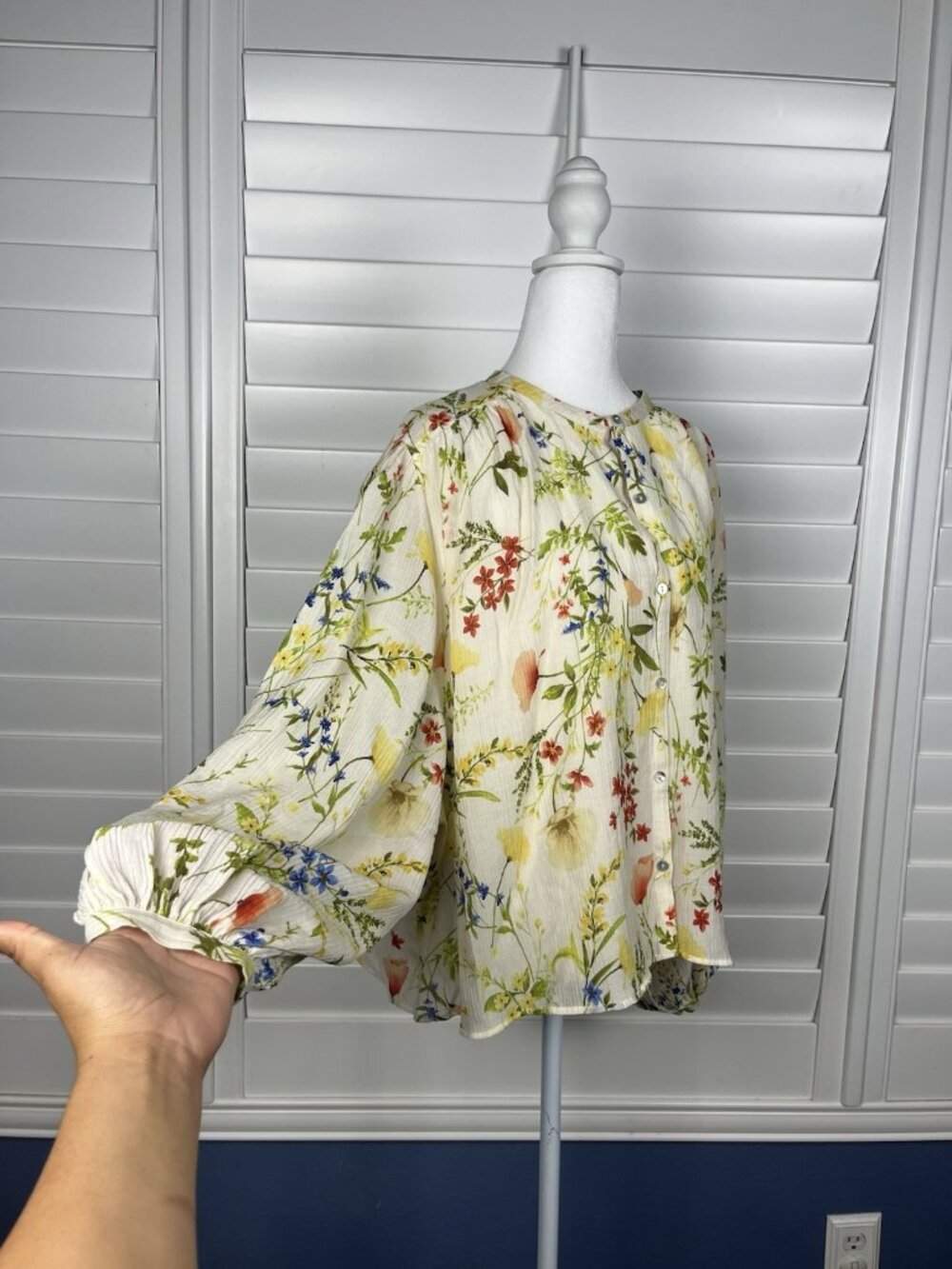DR2 Women’s XL Ivory Multicolor Floral Woven Lined Button Front Balloon Sleeve
